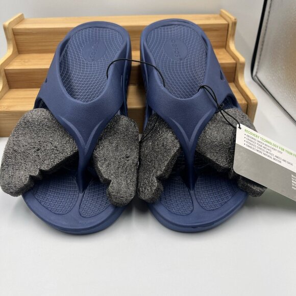 Oofos Original Flip Flops Women 8/Men 6 Navy Blue Comfort Recovery Sandals NEW - Picture 2 of 13
